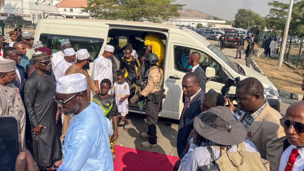 Gunmen kidnap 28 people on a Muslim religious trip in Nigeria: security report